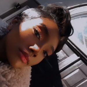 Meet your Posher, Annette